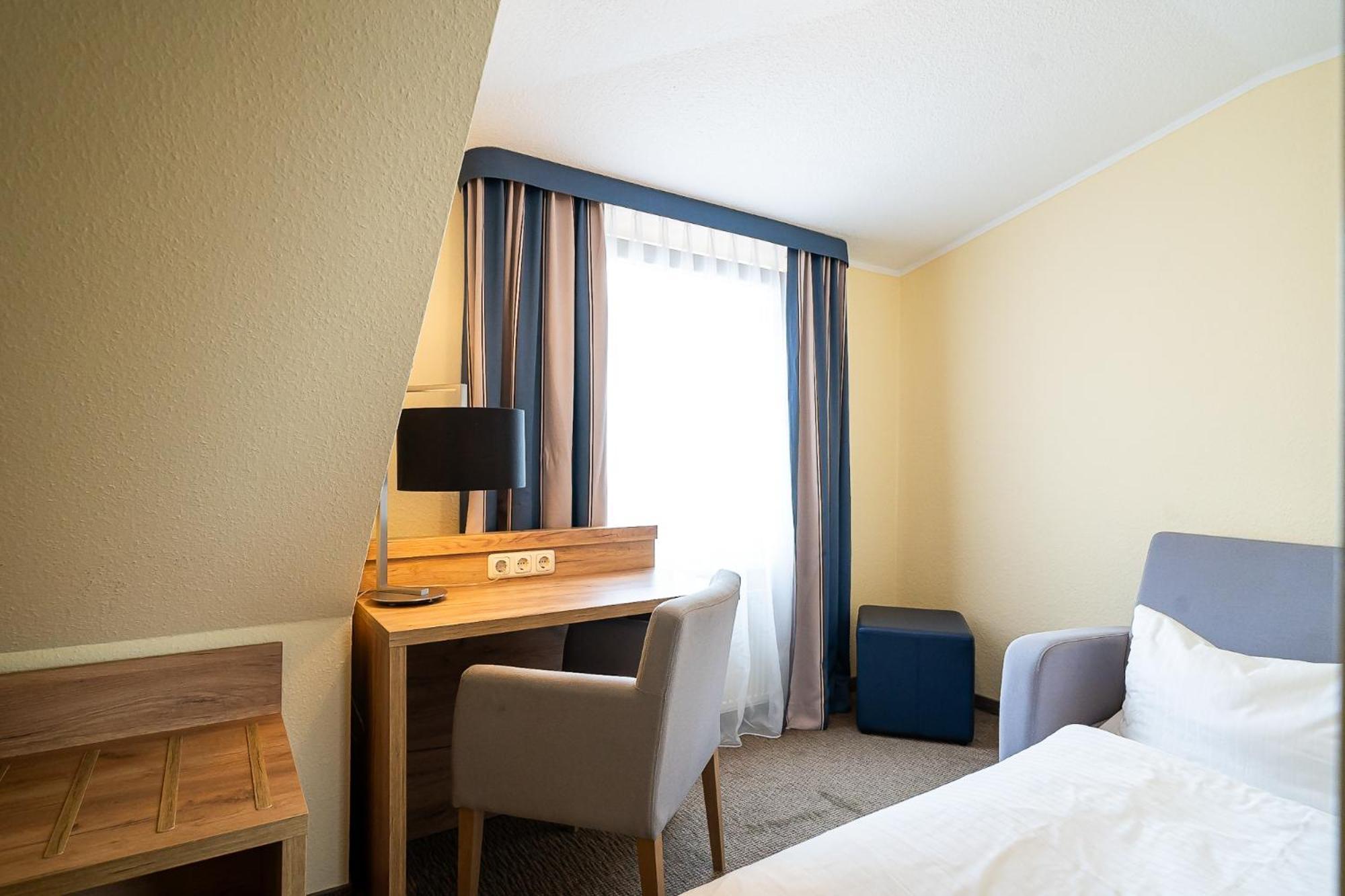 Hotel Sleepbeeone Wilhelmshaven Extérieur photo