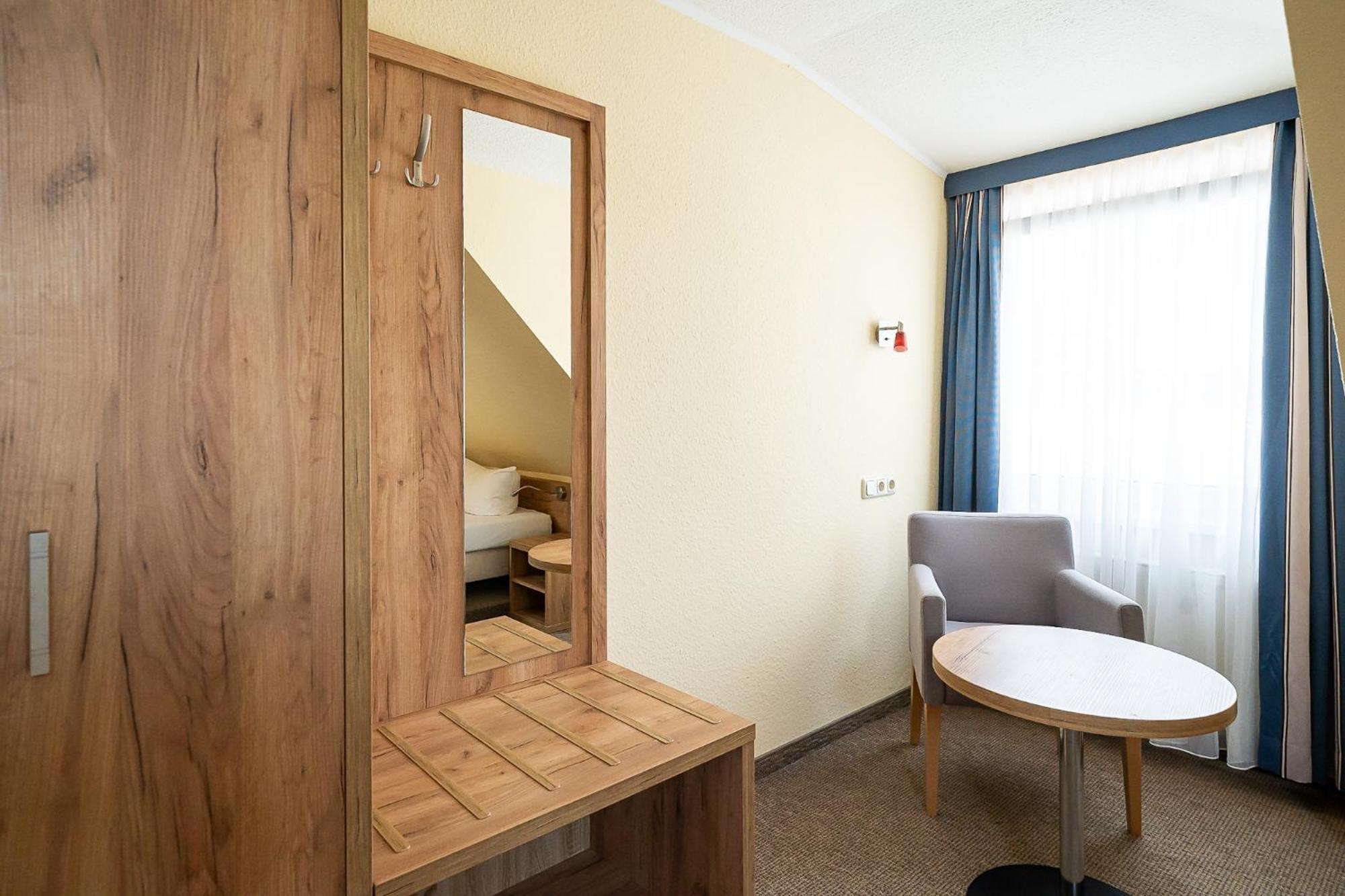 Hotel Sleepbeeone Wilhelmshaven Extérieur photo