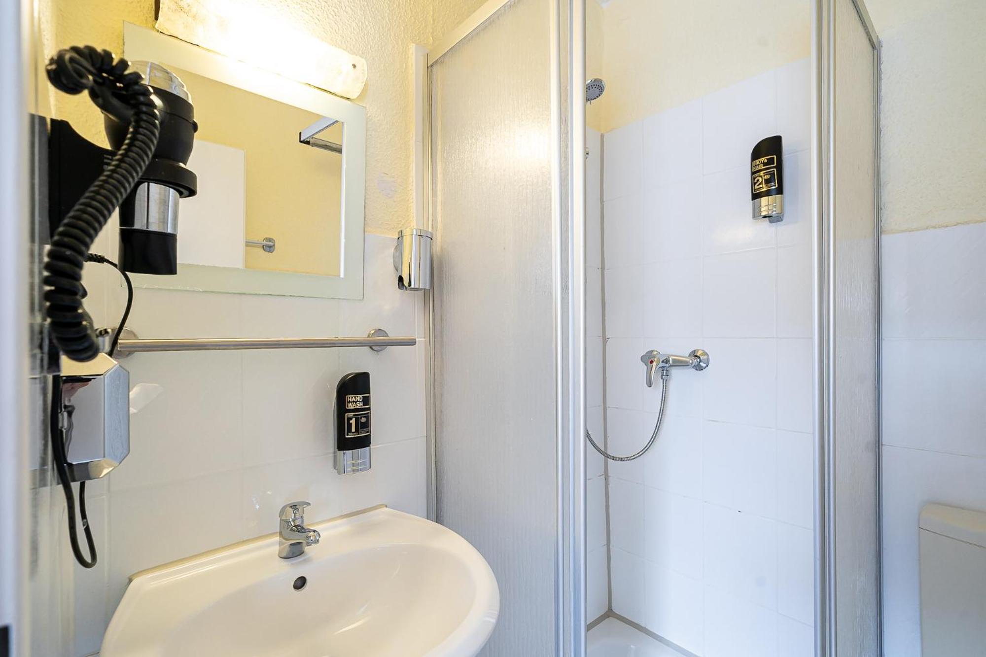 Hotel Sleepbeeone Wilhelmshaven Extérieur photo