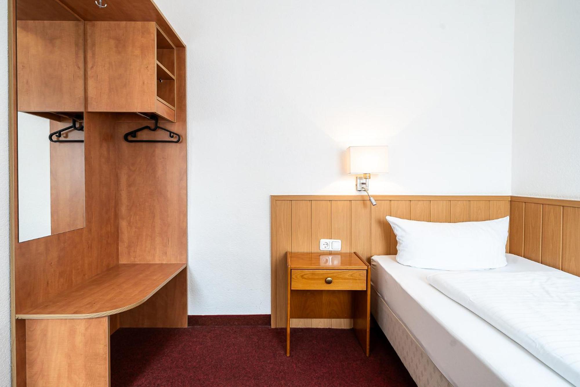 Hotel Sleepbeeone Wilhelmshaven Extérieur photo