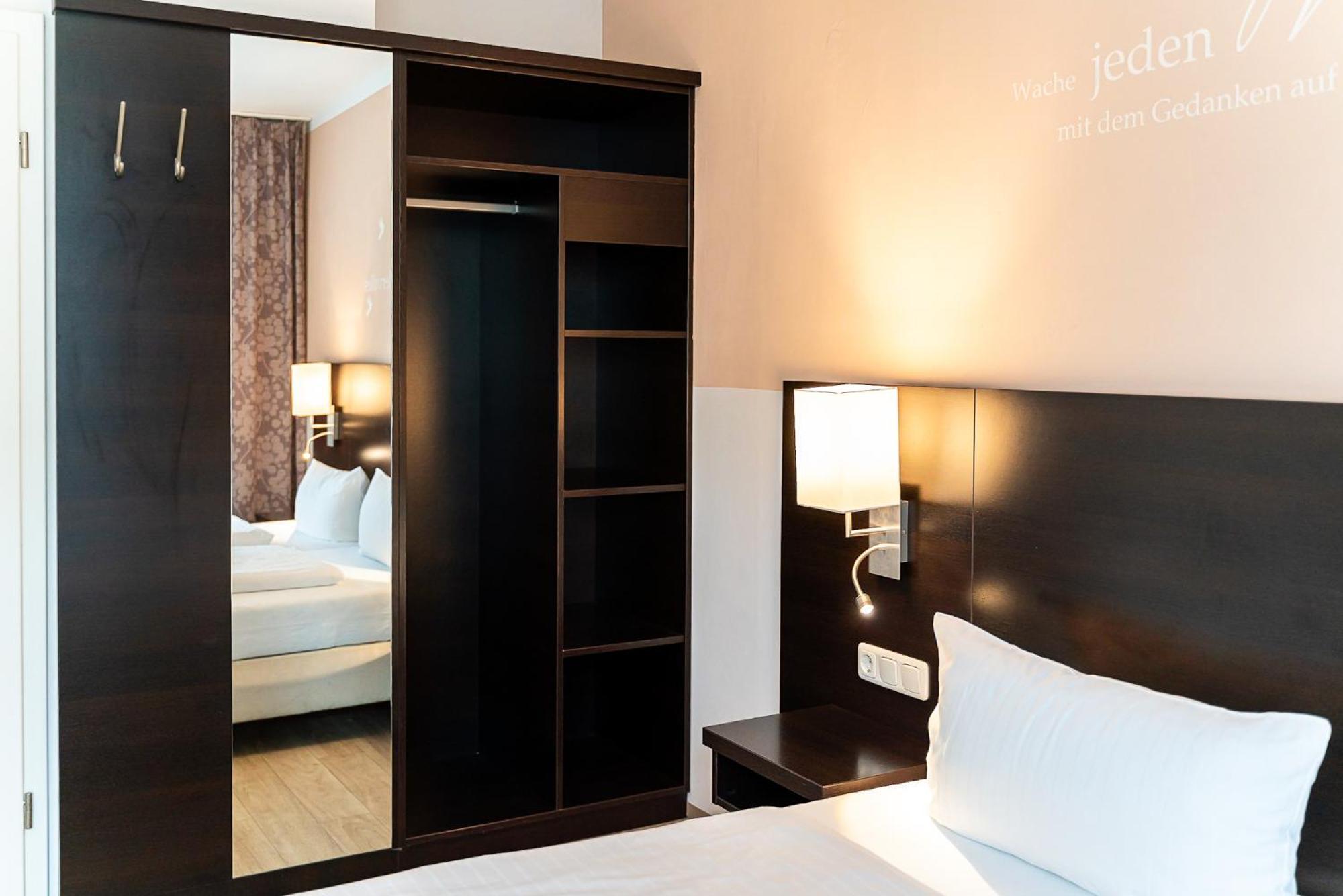 Hotel Sleepbeeone Wilhelmshaven Extérieur photo