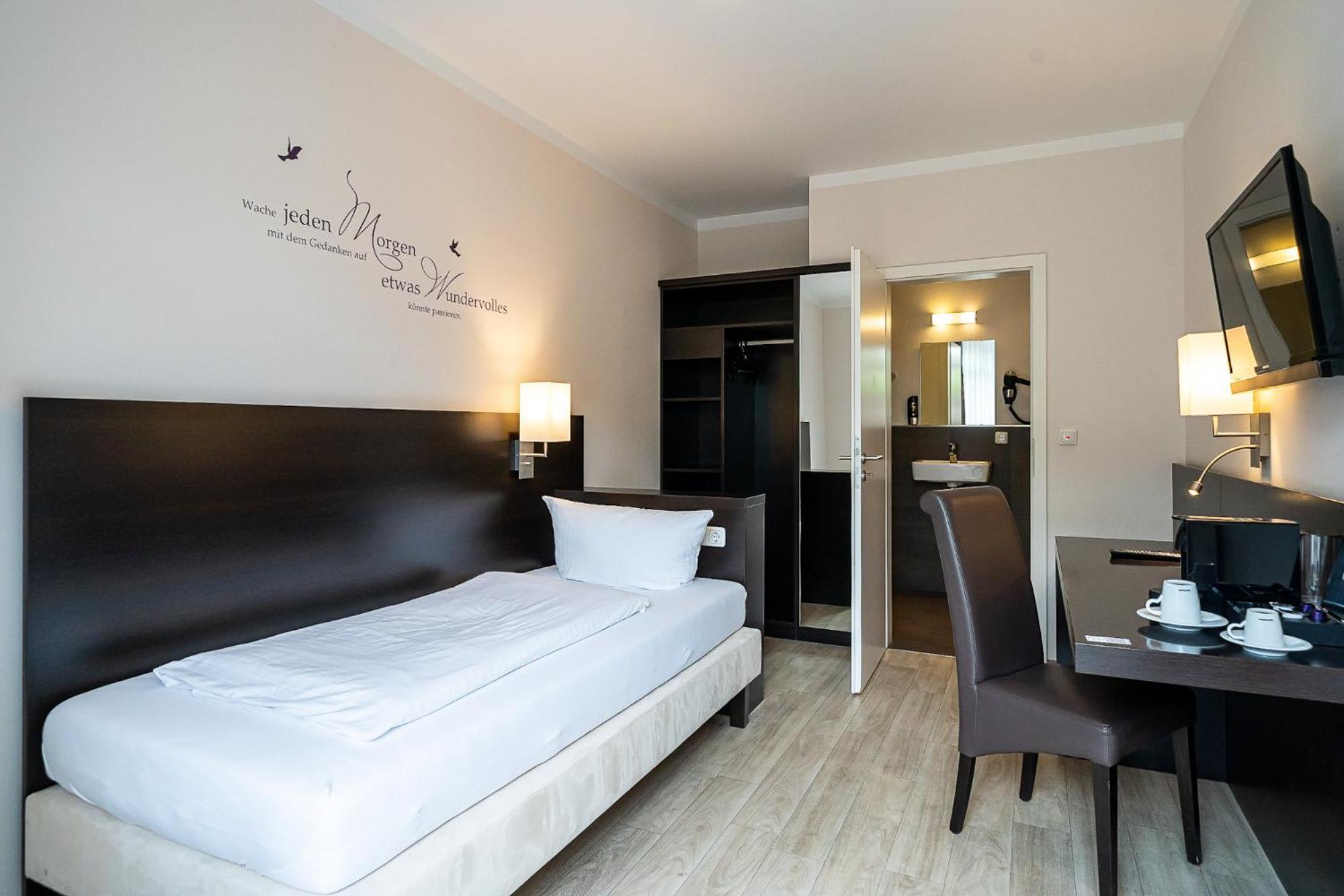 Hotel Sleepbeeone Wilhelmshaven Extérieur photo