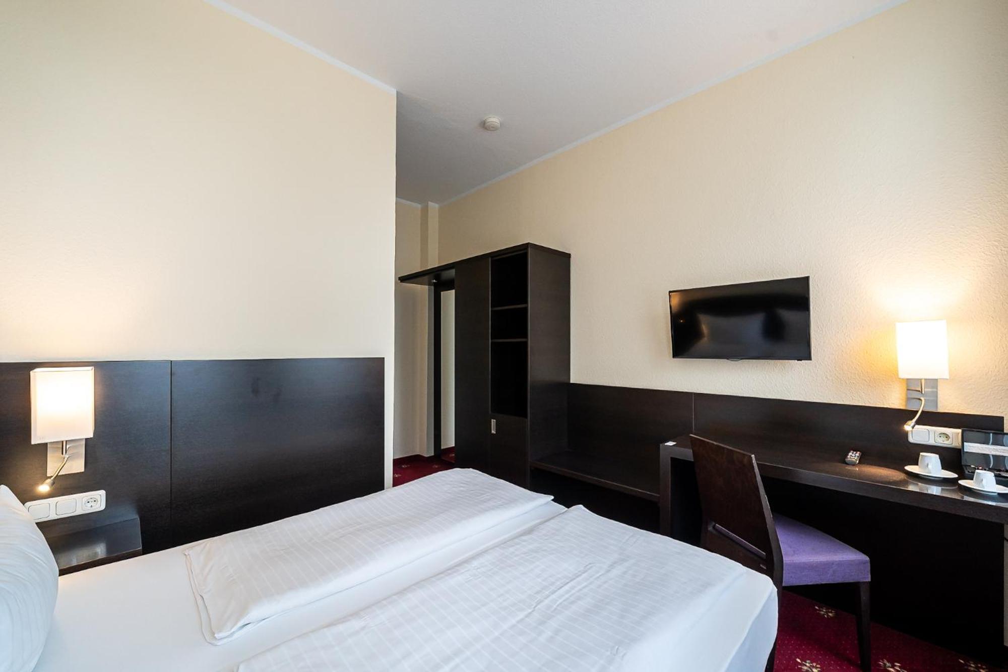 Hotel Sleepbeeone Wilhelmshaven Extérieur photo