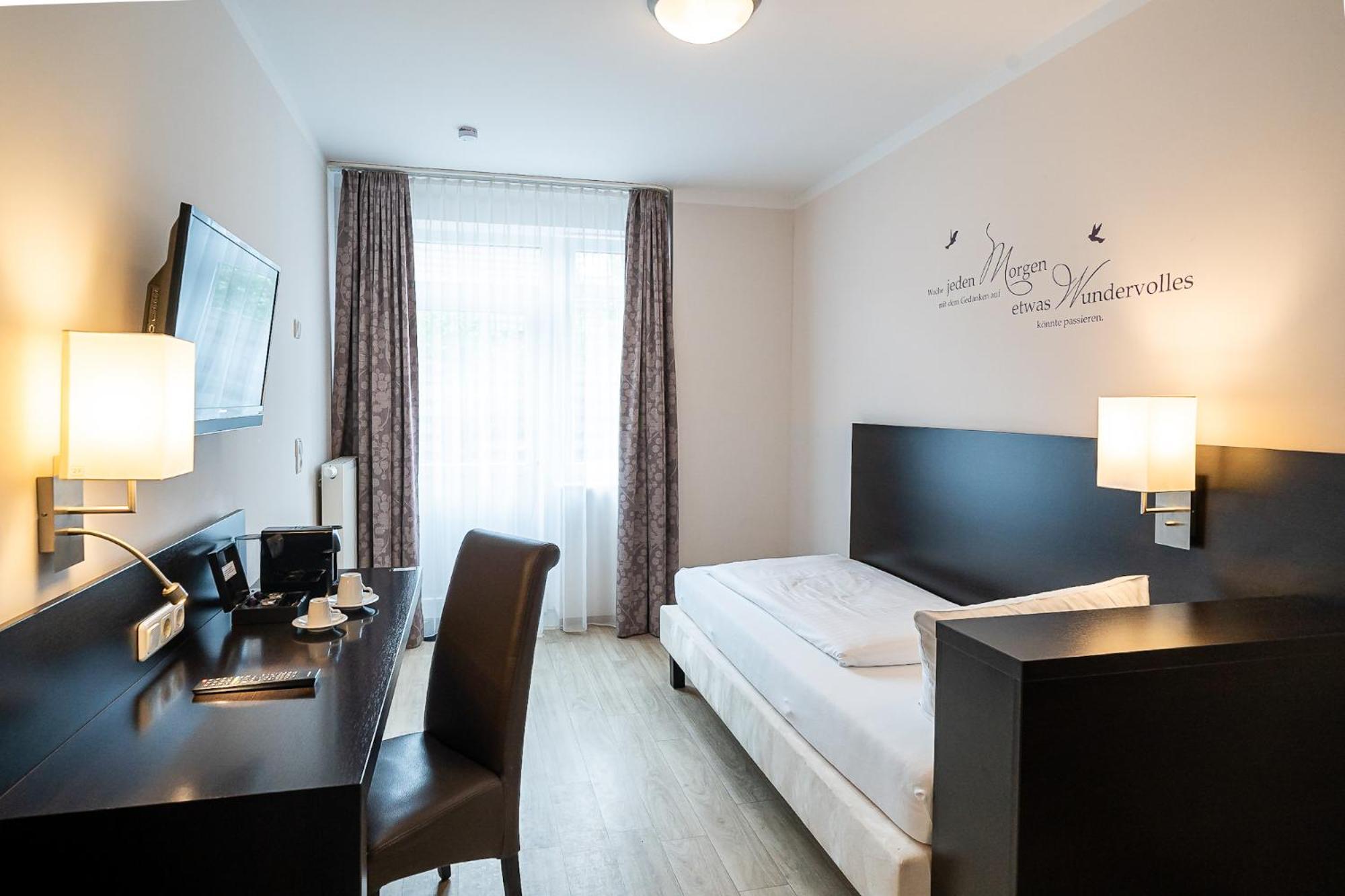 Hotel Sleepbeeone Wilhelmshaven Extérieur photo