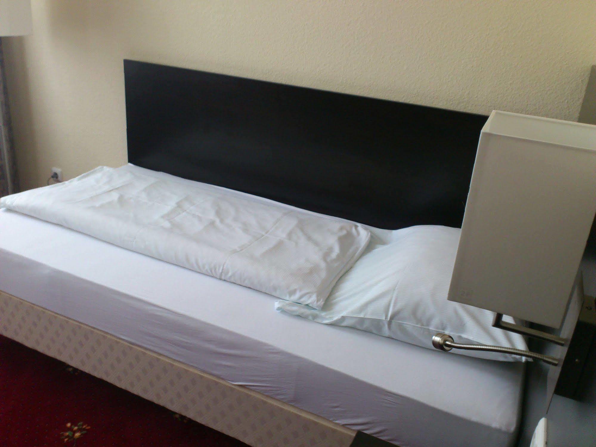 Hotel Sleepbeeone Wilhelmshaven Extérieur photo